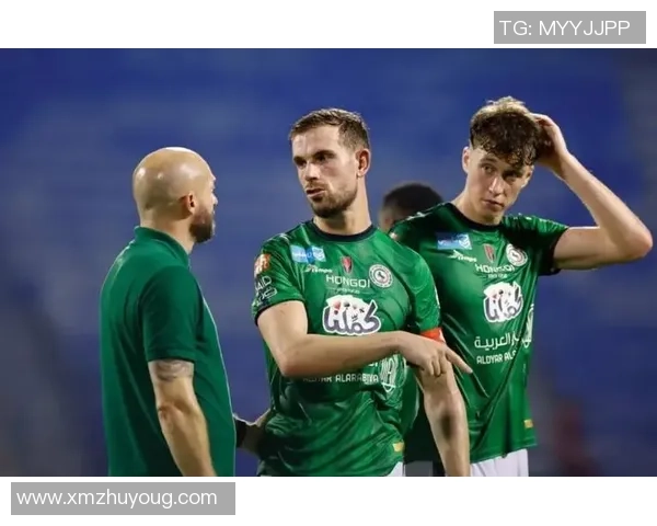 足球明星亨德森的辉煌历程与对足球的热爱与奉献精神